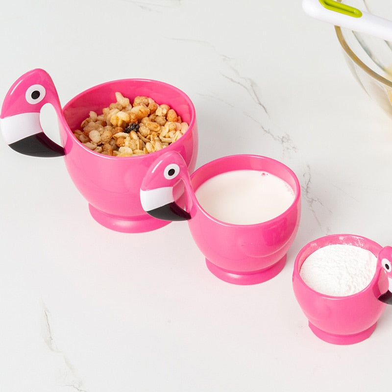 cute measuring cups